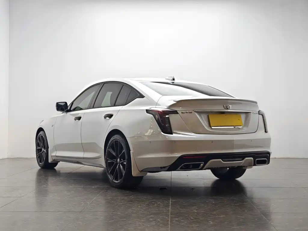 Cadillac Cadillac CT5 2023 28T Platinum Edition 2023 - thumbnail 4