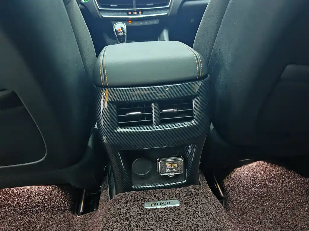 Cadillac Cadillac CT5 2023 28T Platinum Edition 2023 - thumbnail 21