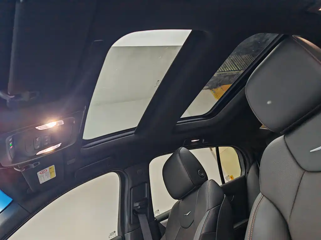 Cadillac Cadillac CT5 2023 28T Platinum Edition 2023 - thumbnail 23