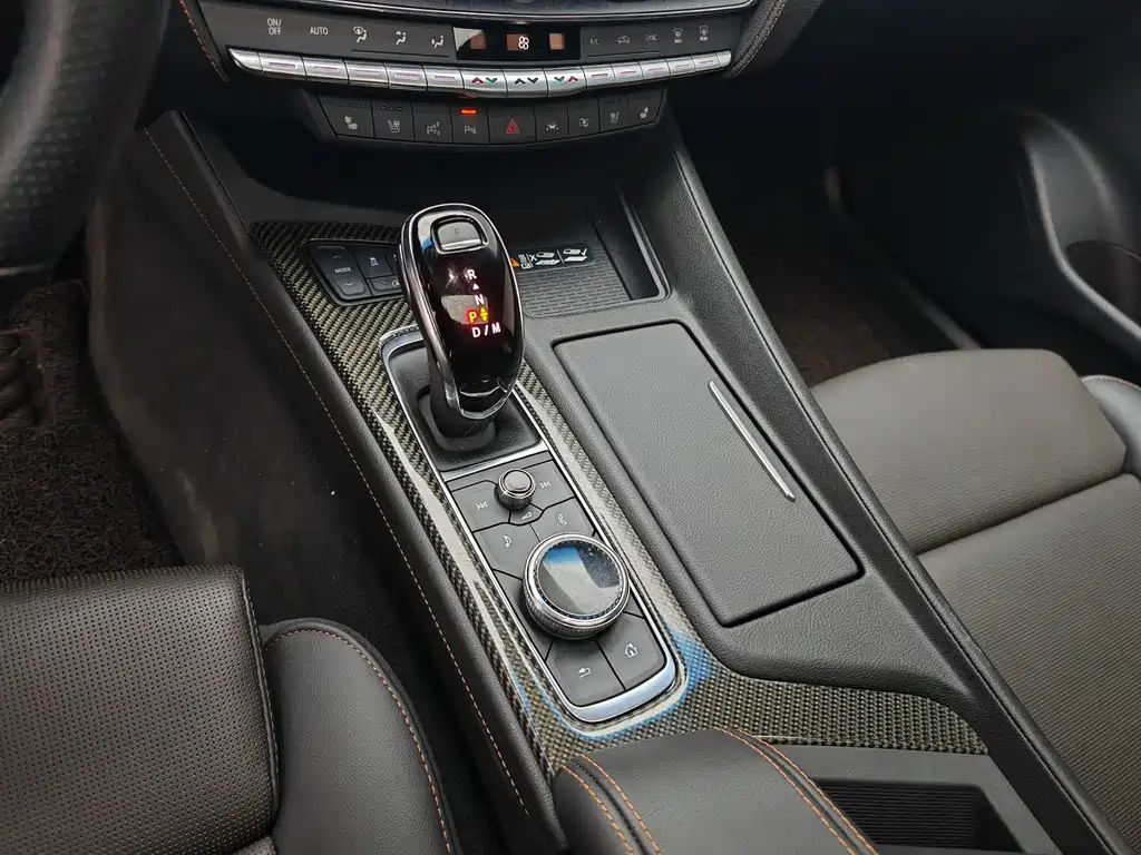Cadillac Cadillac CT5 2023 28T Platinum Edition 2023 - thumbnail 24