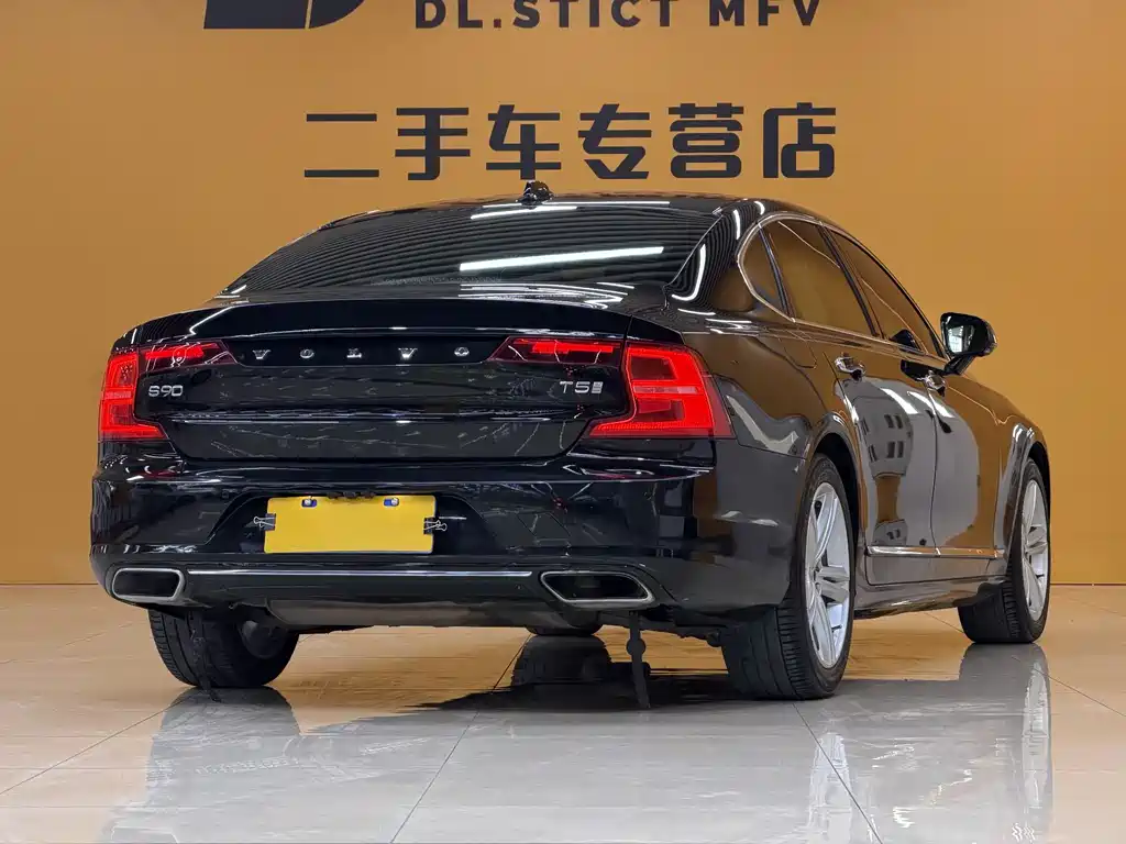 Volvo Volvo S90 2019 T5 IntelliLink Edition 2019 - thumbnail 3