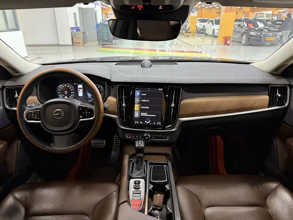 Volvo Volvo S90 2019 T5 IntelliLink Edition 2019 - thumbnail 5