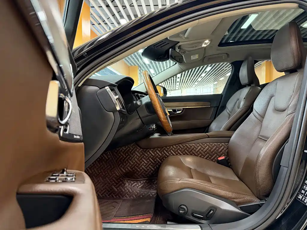 Volvo Volvo S90 2019 T5 IntelliLink Edition 2019 - thumbnail 6