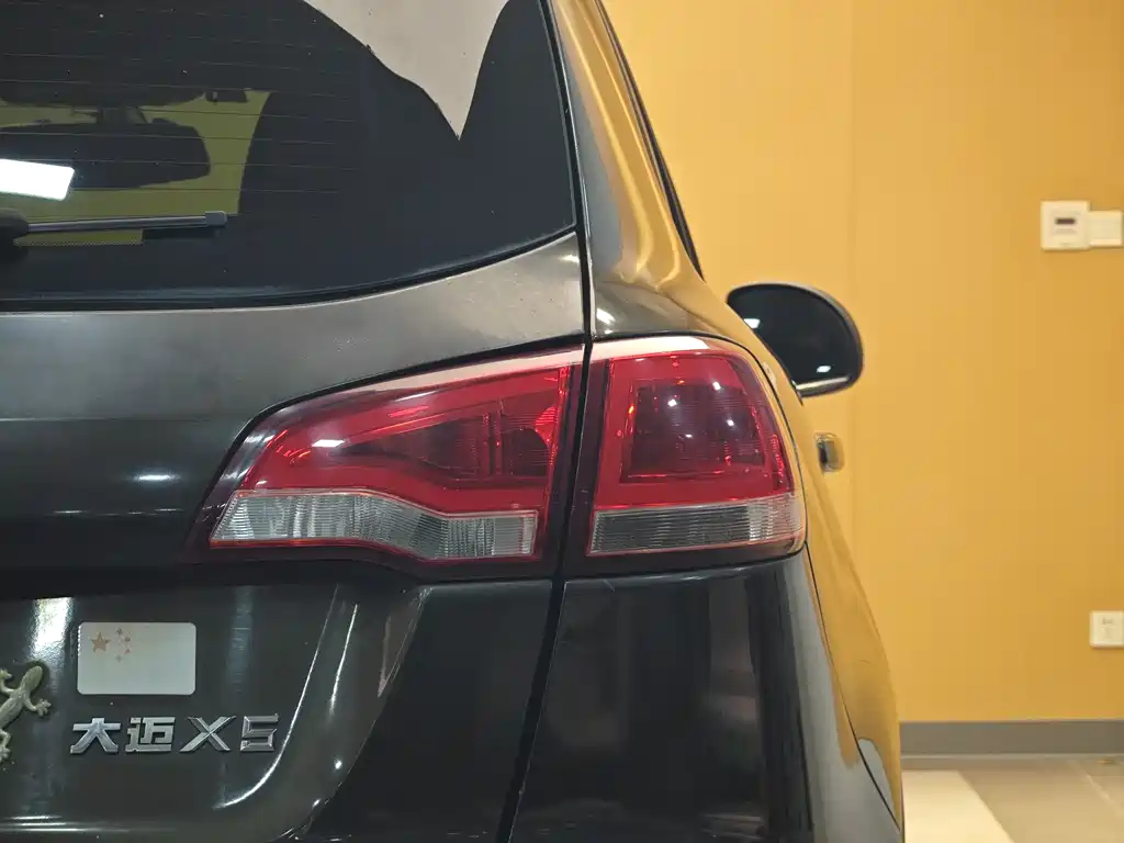 Zotye Dymax X5 2017 Upgrade Edition 1.5T Manual Luxury Model 2017 - thumbnail 24