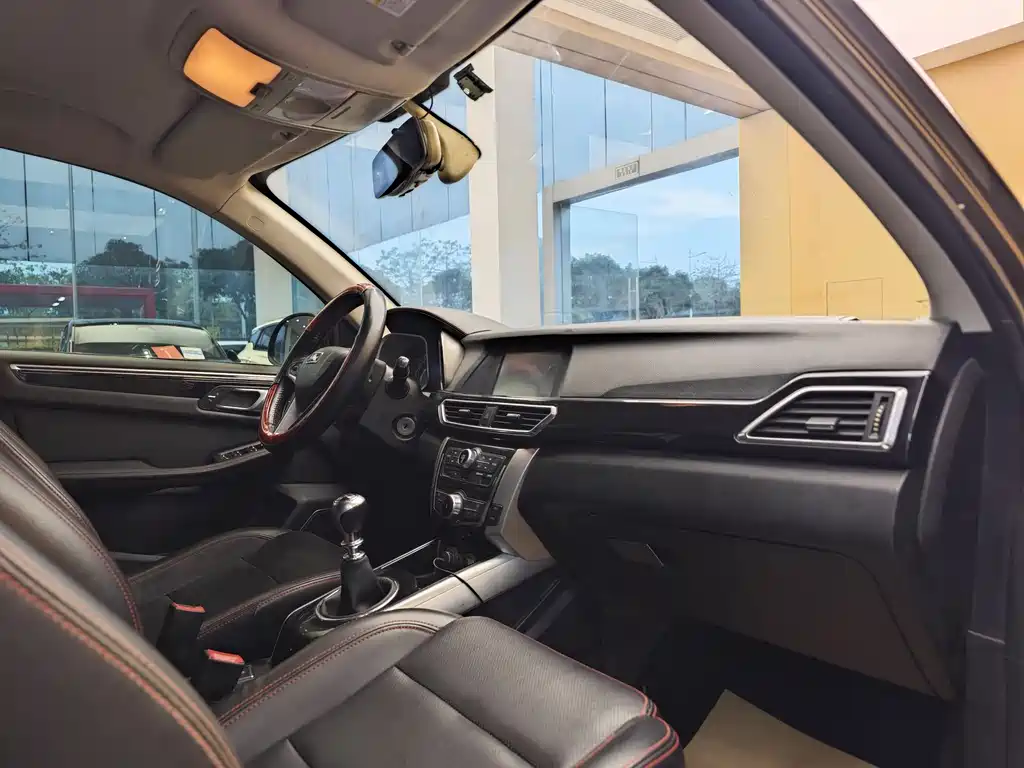 Zotye Dymax X5 2017 Upgrade Edition 1.5T Manual Luxury Model 2017 - thumbnail 28