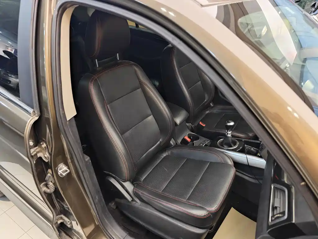 Zotye Dymax X5 2017 Upgrade Edition 1.5T Manual Luxury Model 2017 - thumbnail 29