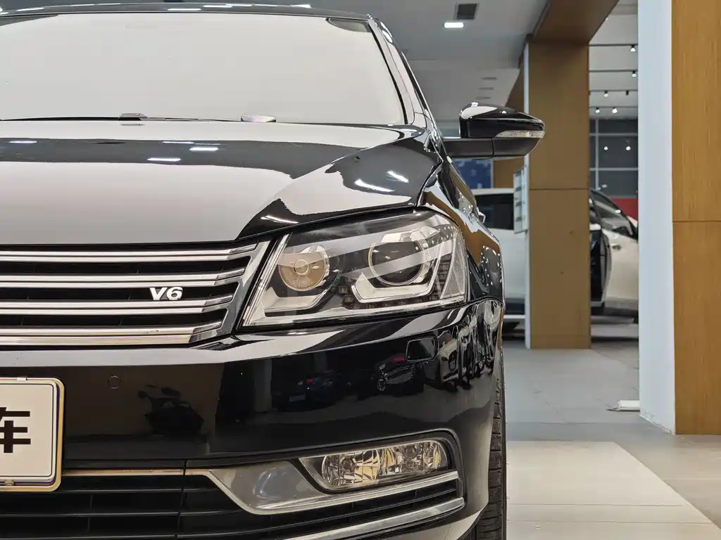 Volkswagen Magotan 2013 3.0FSI Flagship Edition 2013 - thumbnail 2