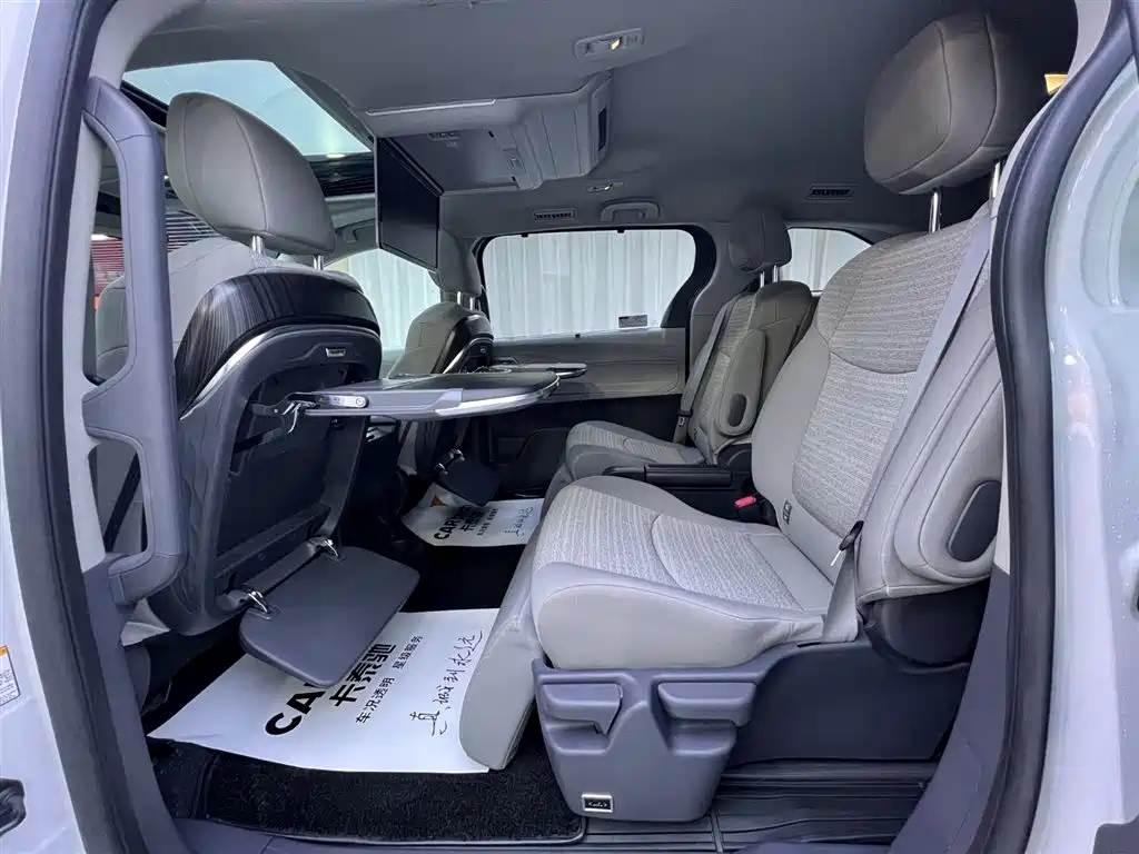 Toyota Toyota Sienna 2024 2.5L Hybrid LE 2024 - thumbnail 8