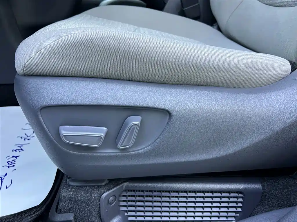 Toyota Toyota Sienna 2024 2.5L Hybrid LE 2024 - thumbnail 20
