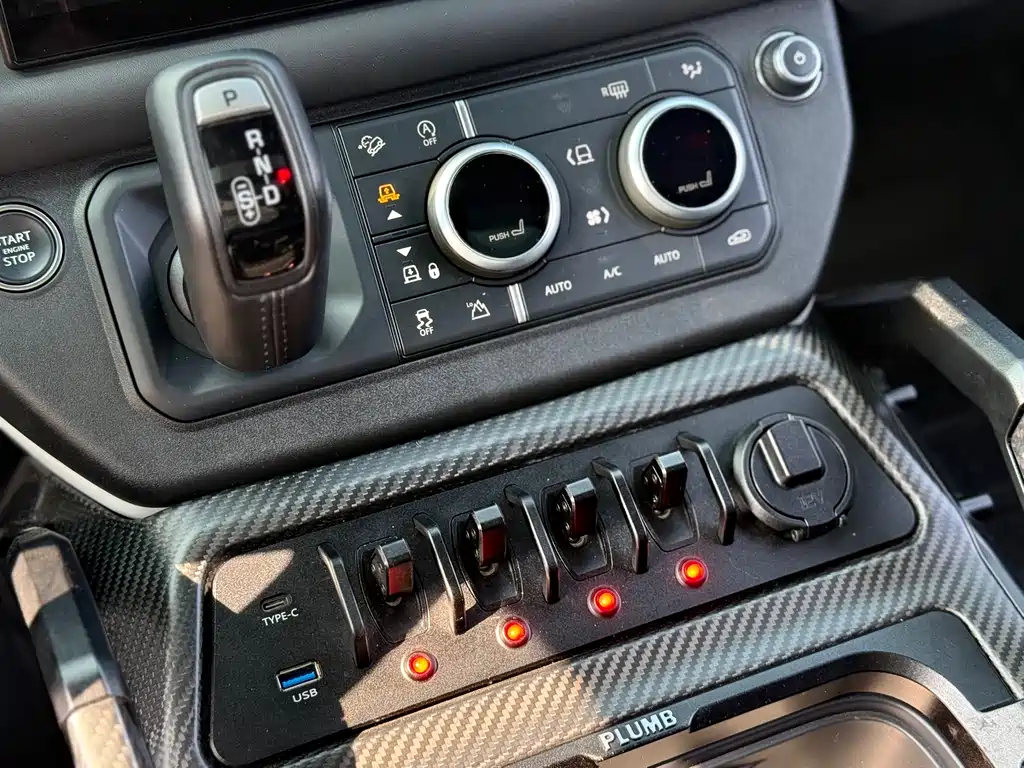Land Rover Land Rover Defender 2023 110 3.0T P400 X-DYNAMIC HSE 2023 - thumbnail 14
