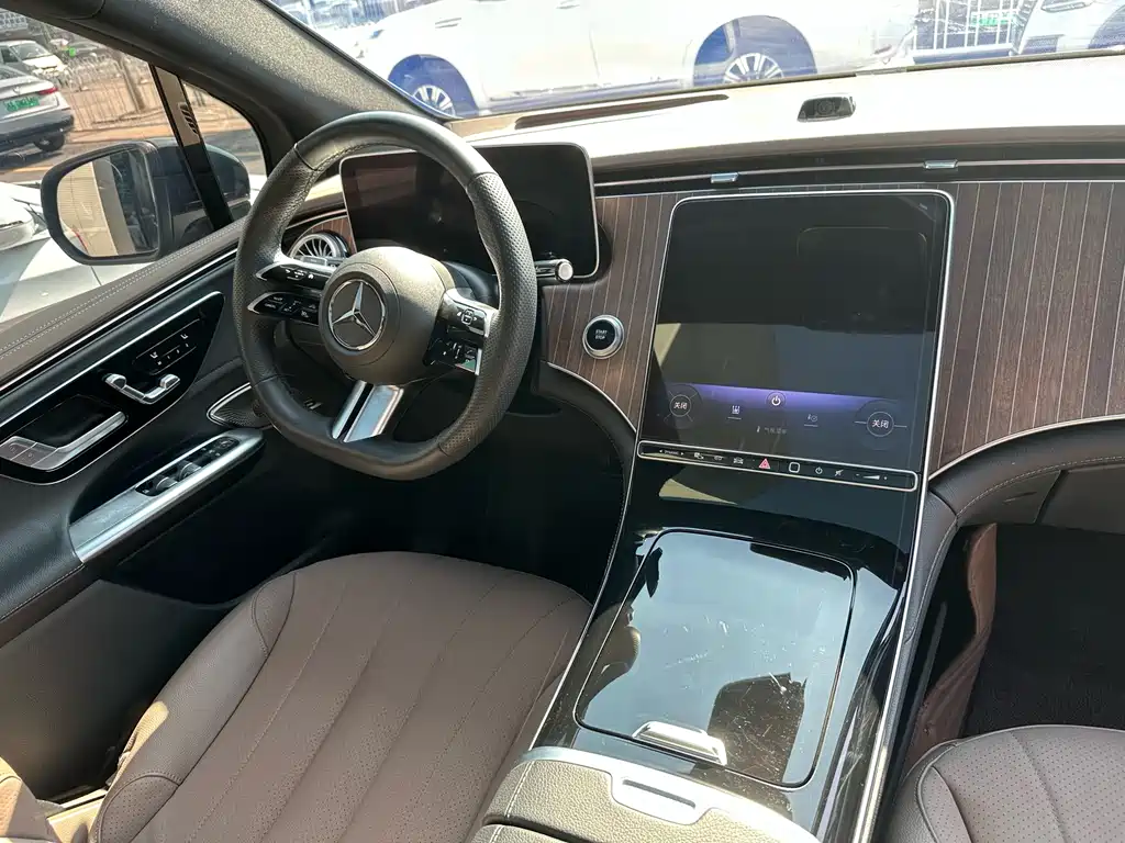 Mercedes-Benz Mercedes-Benz EQE SUV 2023 350 4MATIC Luxury Edition 2024 - thumbnail 18