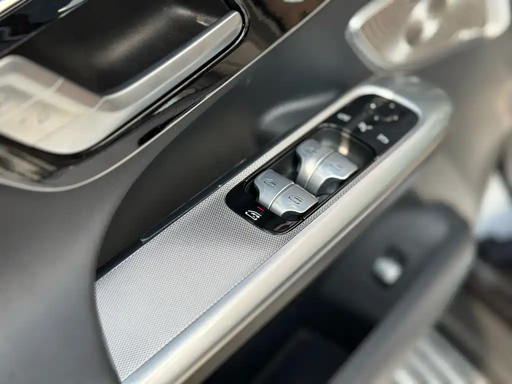 Mercedes-Benz Mercedes-Benz EQE SUV 2023 350 4MATIC Luxury Edition 2024 - thumbnail 28