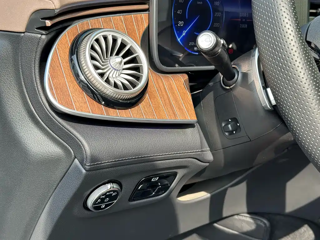 Mercedes-Benz Mercedes-Benz EQE SUV 2023 350 4MATIC Luxury Edition 2024 - thumbnail 29