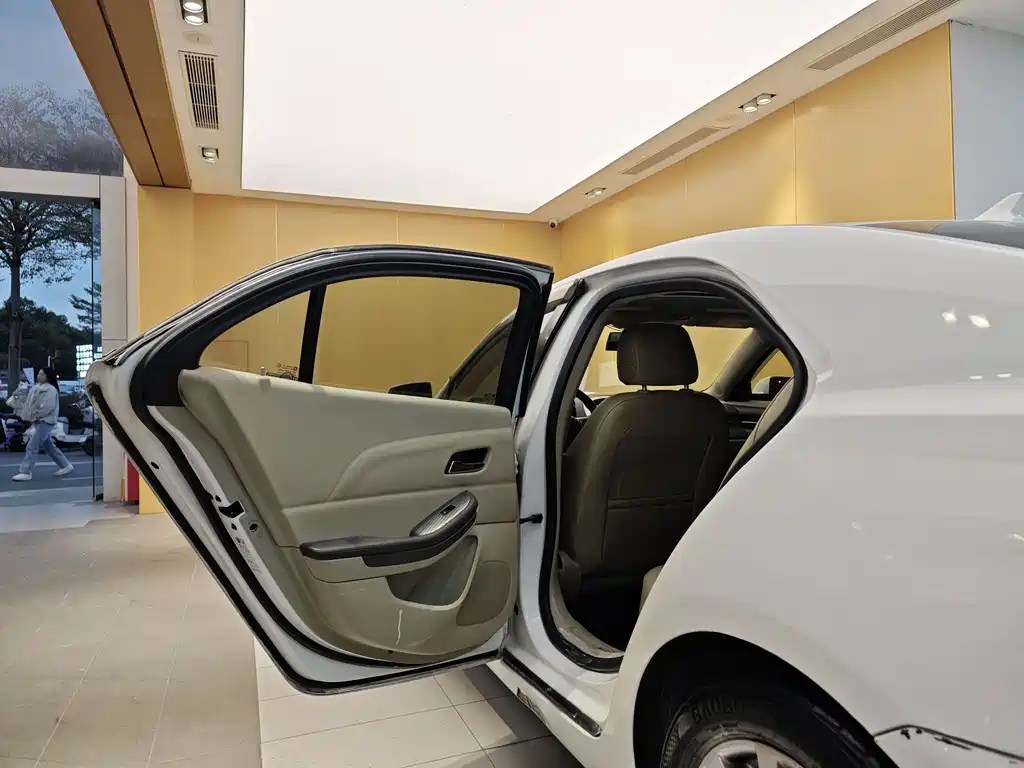 Chevrolet Malibu 2013 2.0L Automatic Luxury Edition 2014 - thumbnail 20