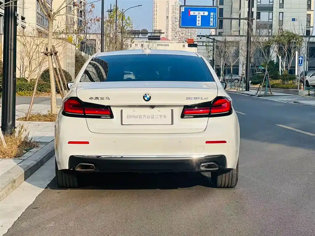 BMW BMW 5 Series Hybrid 2021 535Le Luxury Package 2021 - thumbnail 5