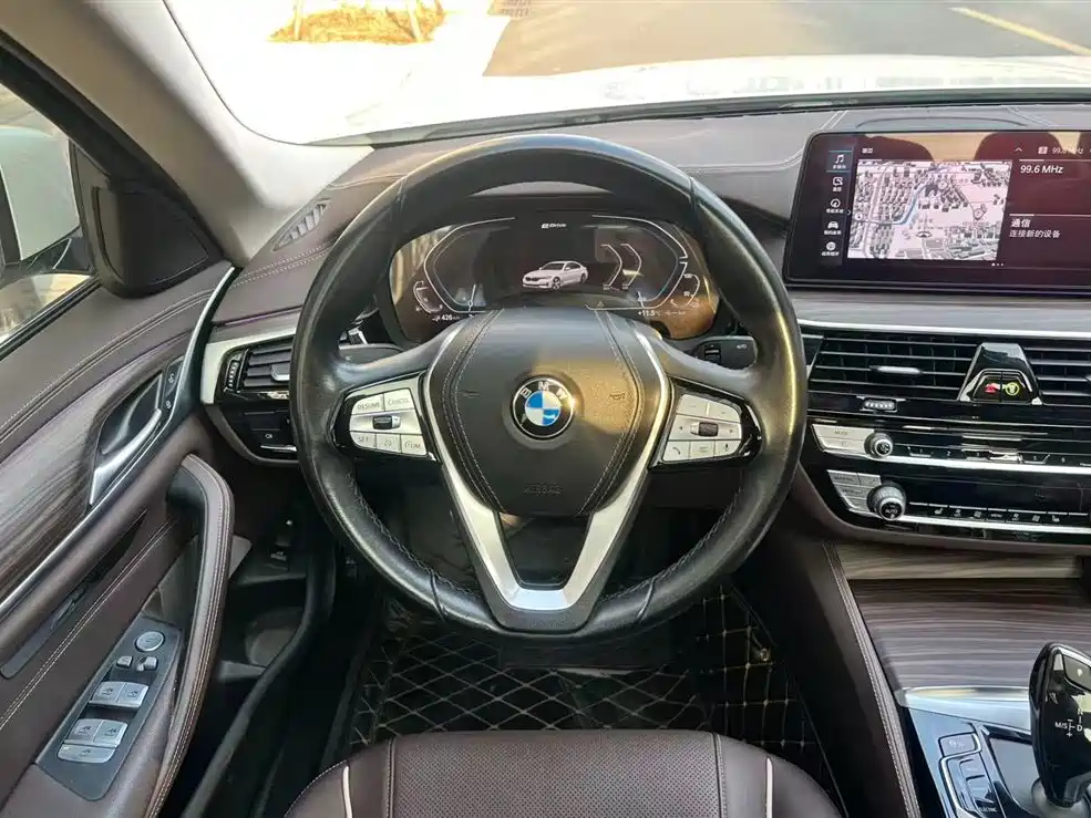 BMW BMW 5 Series Hybrid 2021 535Le Luxury Package 2021 - thumbnail 9
