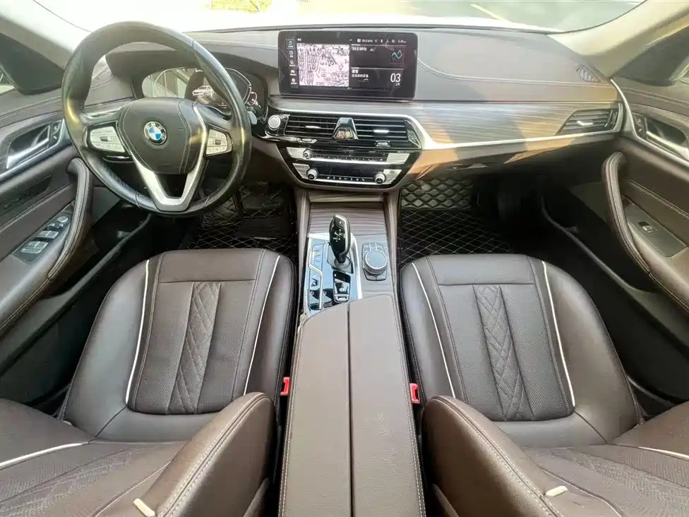 BMW BMW 5 Series Hybrid 2021 535Le Luxury Package 2021 - thumbnail 15