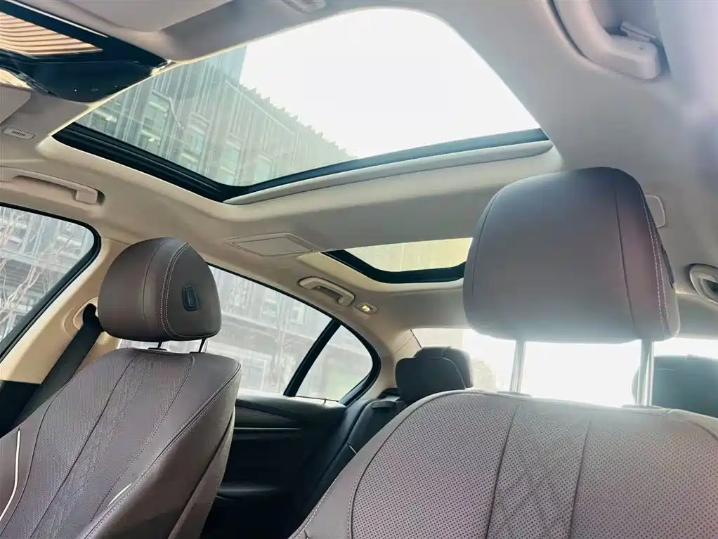 BMW BMW 5 Series Hybrid 2021 535Le Luxury Package 2021 - thumbnail 16