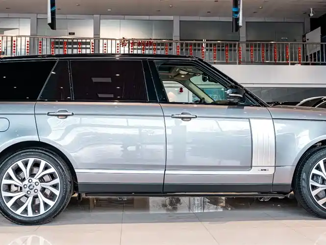 Land Rover Range Rover 2021 3.0 L6 Autobiography Long Classic Edition 2020 - thumbnail 4