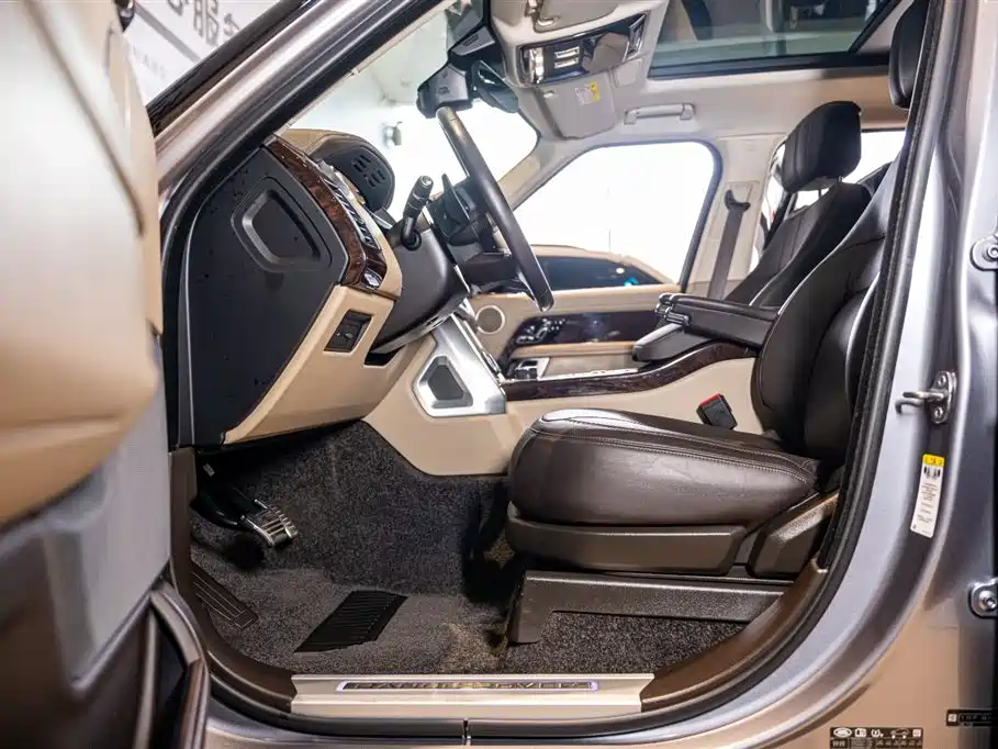 Land Rover Range Rover 2021 3.0 L6 Autobiography Long Classic Edition 2020 - thumbnail 7