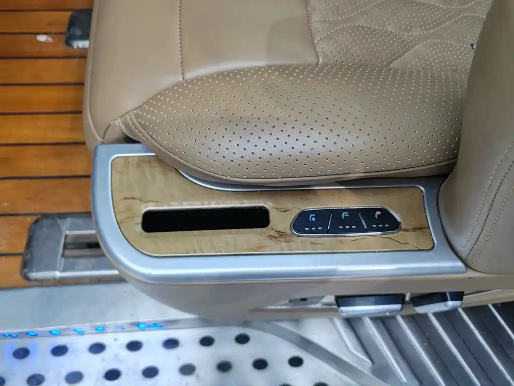 Buick Buick GL8 2017 ES 28T Luxury Edition China V 2017 - thumbnail 14