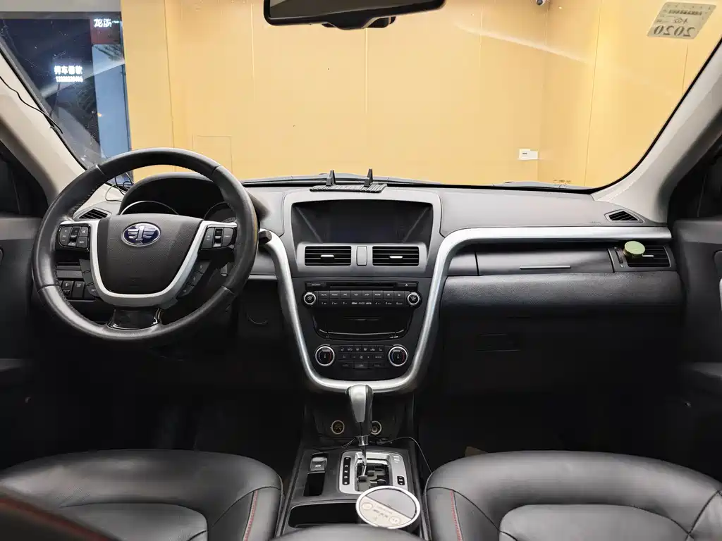 Besturn Besturn X80 2015 2.0L Automatic Luxury Edition 2014 - thumbnail 19