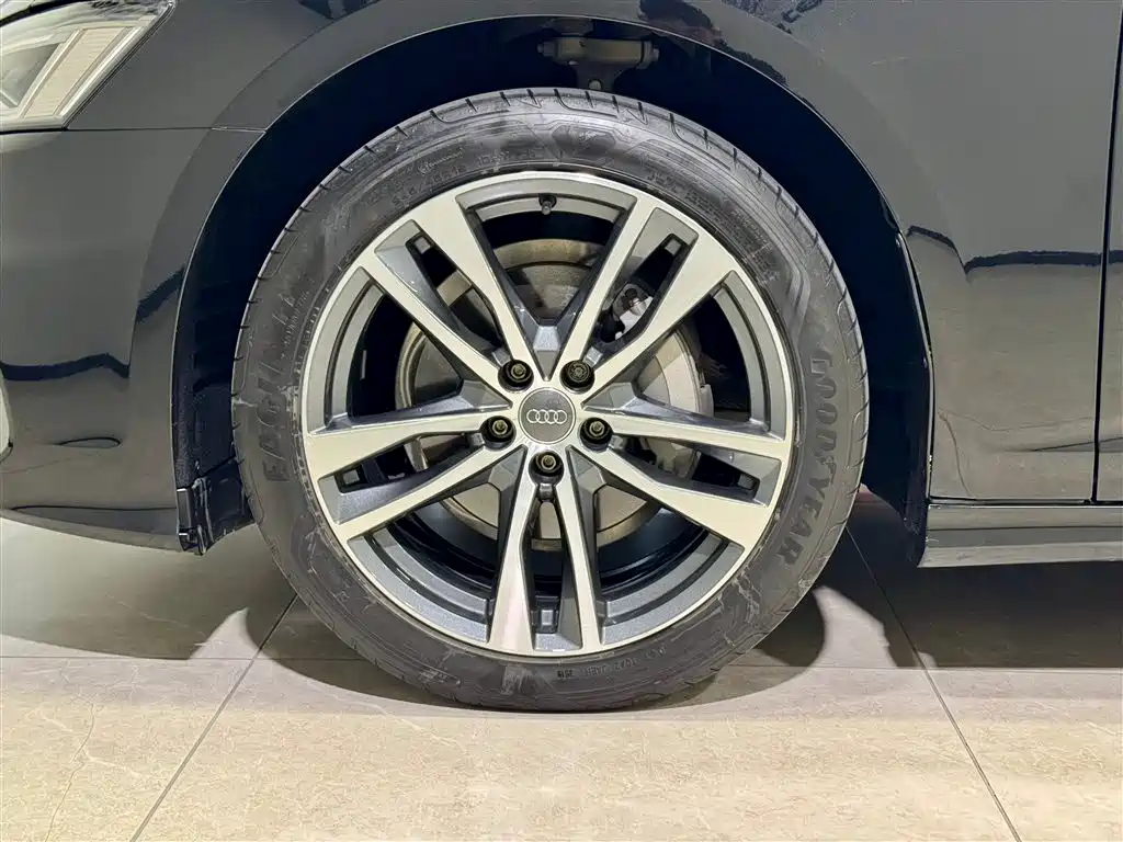 Audi Audi A6L 2019 40 TFSI Luxury Dynamic Model 2019 - thumbnail 10