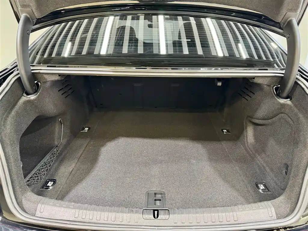 Audi Audi A6L 2019 40 TFSI Luxury Dynamic Model 2019 - thumbnail 12