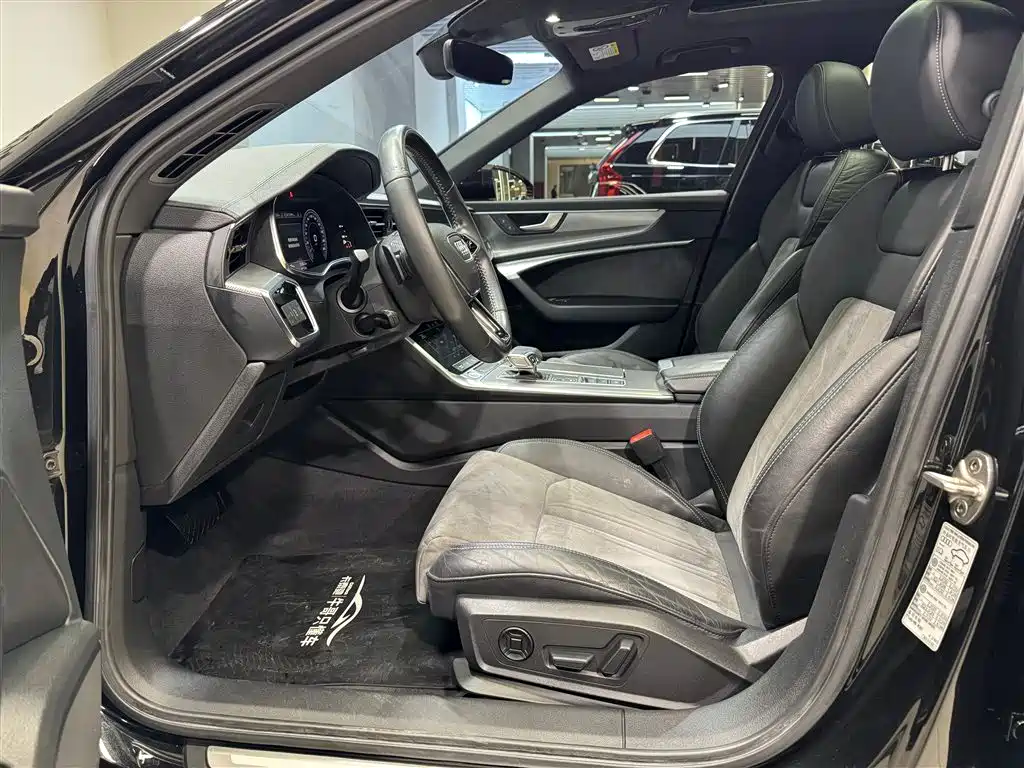 Audi Audi A6L 2019 40 TFSI Luxury Dynamic Model 2019 - thumbnail 17
