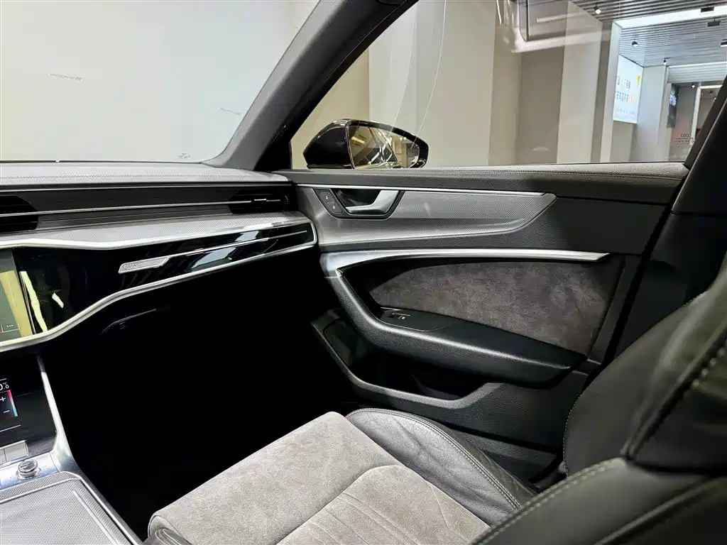 Audi Audi A6L 2019 40 TFSI Luxury Dynamic Model 2019 - thumbnail 28