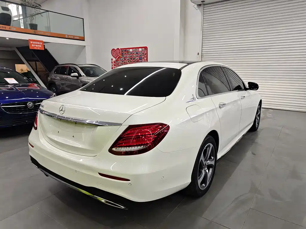 Mercedes-Benz Mercedes-Benz E-Class 2019 Facelift E 300 L Sport Style 2019 - thumbnail 4