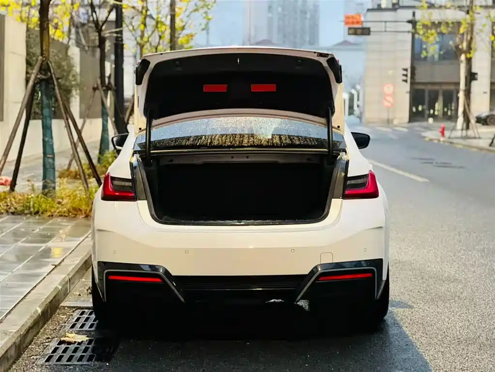 BMW BMW i3 2022 eDrive 35 L 2024 - thumbnail 6