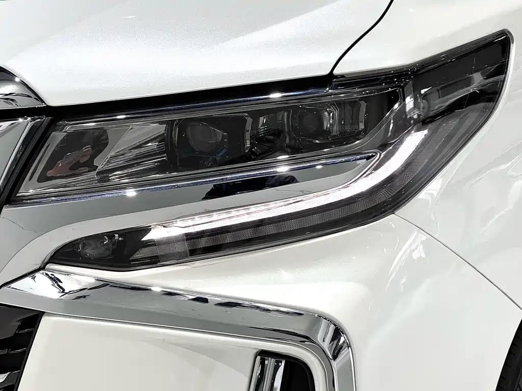 Toyota Alphard 2018 Model Year Facelift 3.5L Executive Version 2018 - thumbnail 8