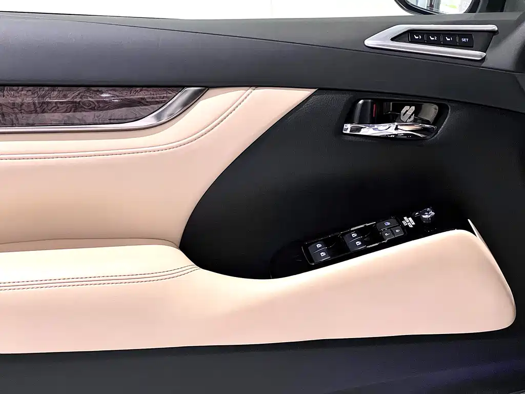 Toyota Alphard 2018 Model Year Facelift 3.5L Executive Version 2018 - thumbnail 16