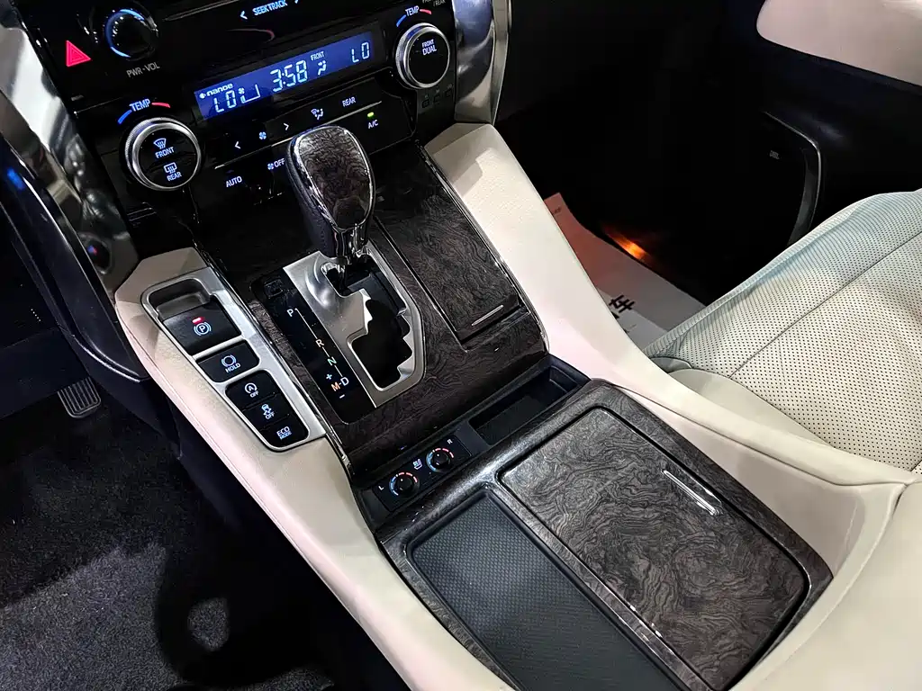 Toyota Alphard 2018 Model Year Facelift 3.5L Executive Version 2018 - thumbnail 23
