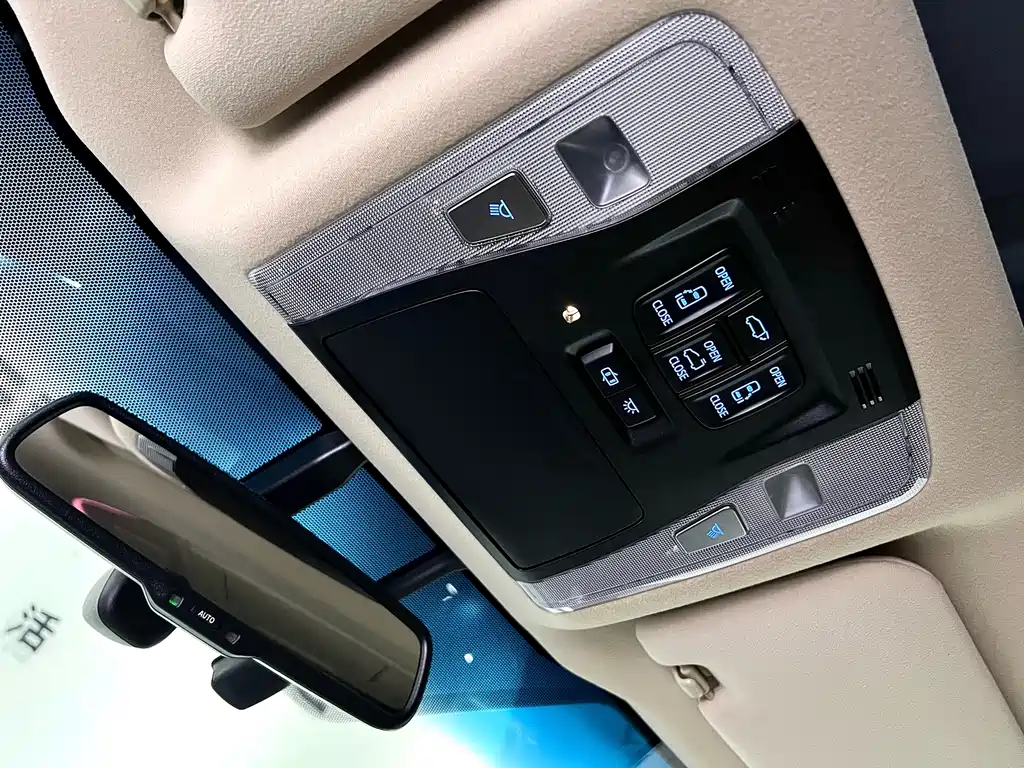 Toyota Alphard 2018 Model Year Facelift 3.5L Executive Version 2018 - thumbnail 25