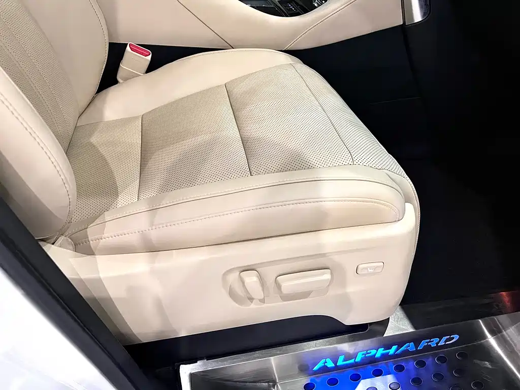 Toyota Alphard 2018 Model Year Facelift 3.5L Executive Version 2018 - thumbnail 26