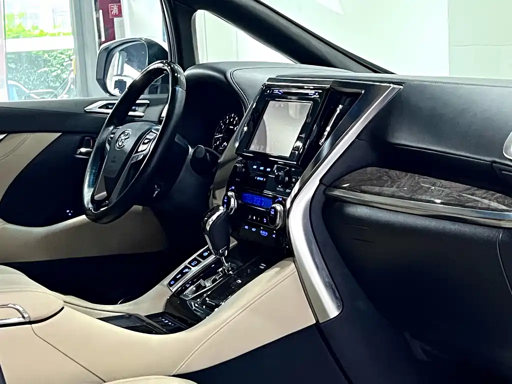 Toyota Alphard 2018 Model Year Facelift 3.5L Executive Version 2018 - thumbnail 27