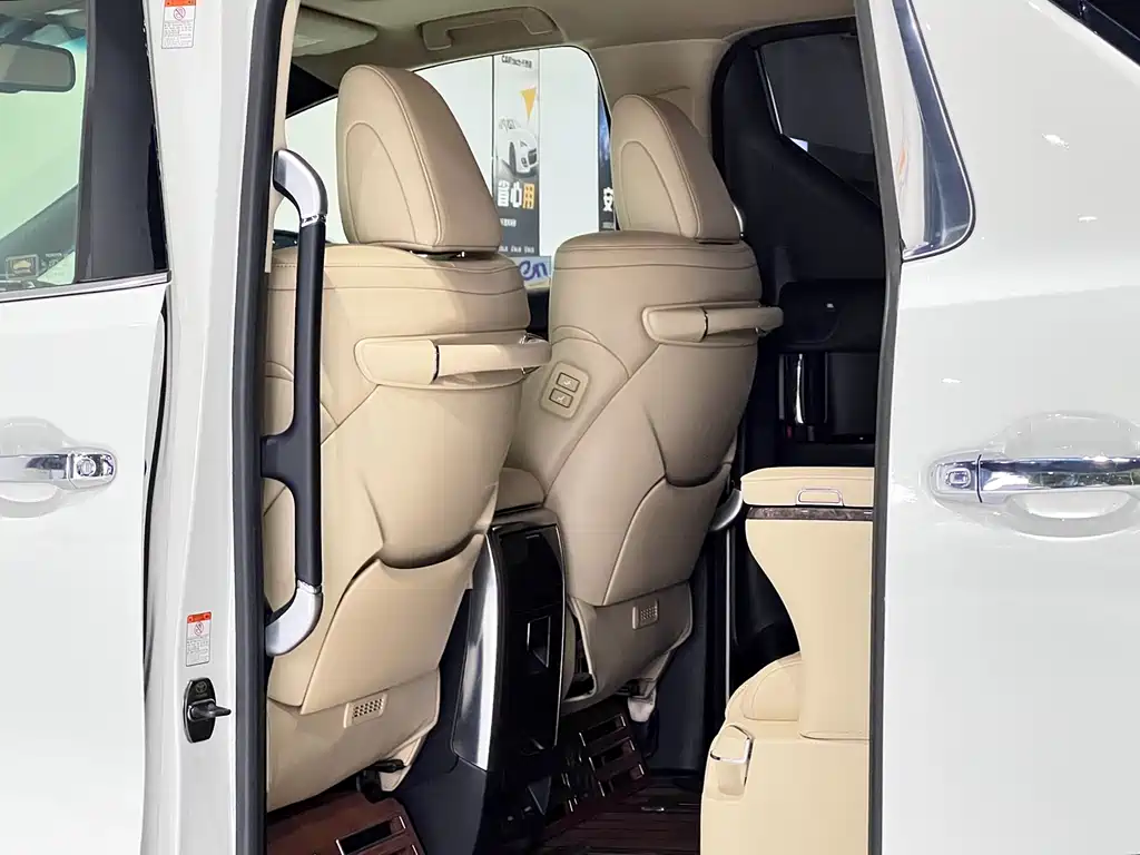 Toyota Alphard 2018 Model Year Facelift 3.5L Executive Version 2018 - thumbnail 30