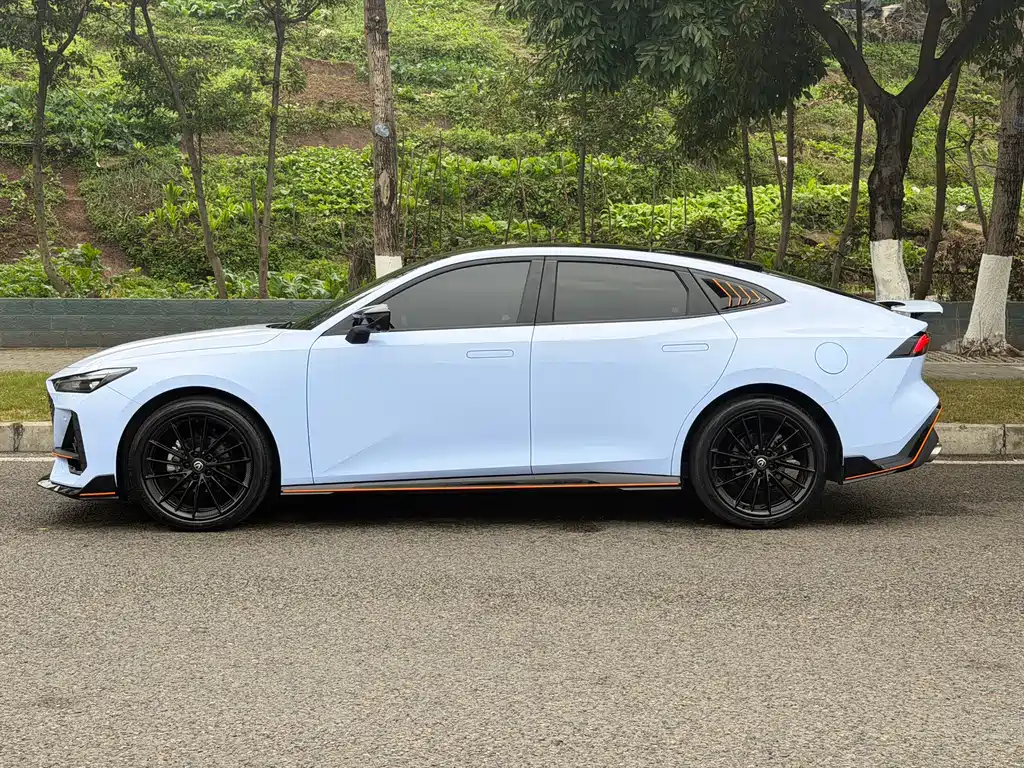 Changan Changan UNI-V 2023 1.5T Sport Edition 2024 - thumbnail 2