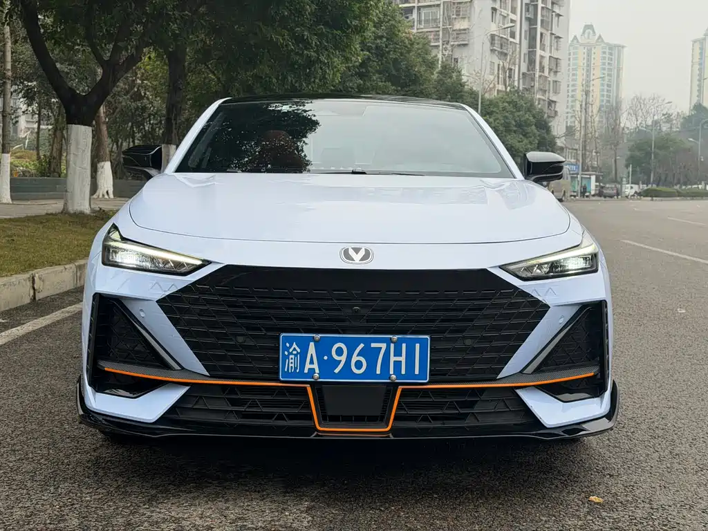 Changan Changan UNI-V 2023 1.5T Sport Edition 2024 - thumbnail 6