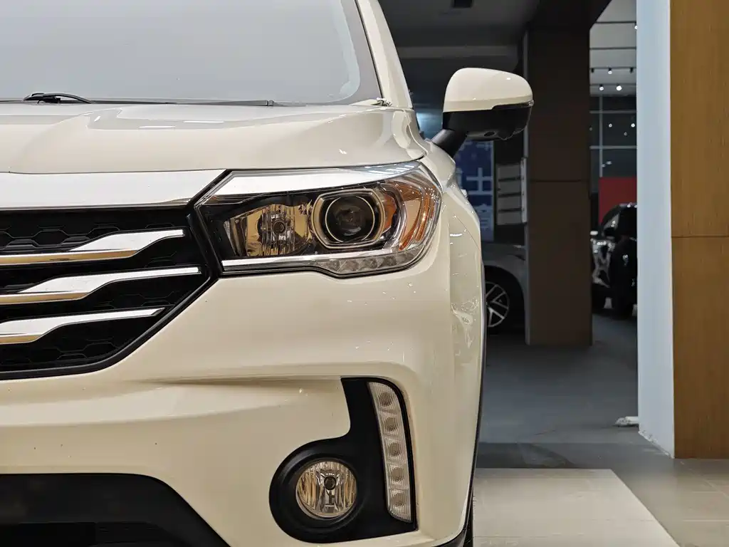 GAC Trumpchi GAC Trumpchi GS4 2017 235T Automatic 2WD Luxury Smart Link Edition 2017 - thumbnail 2