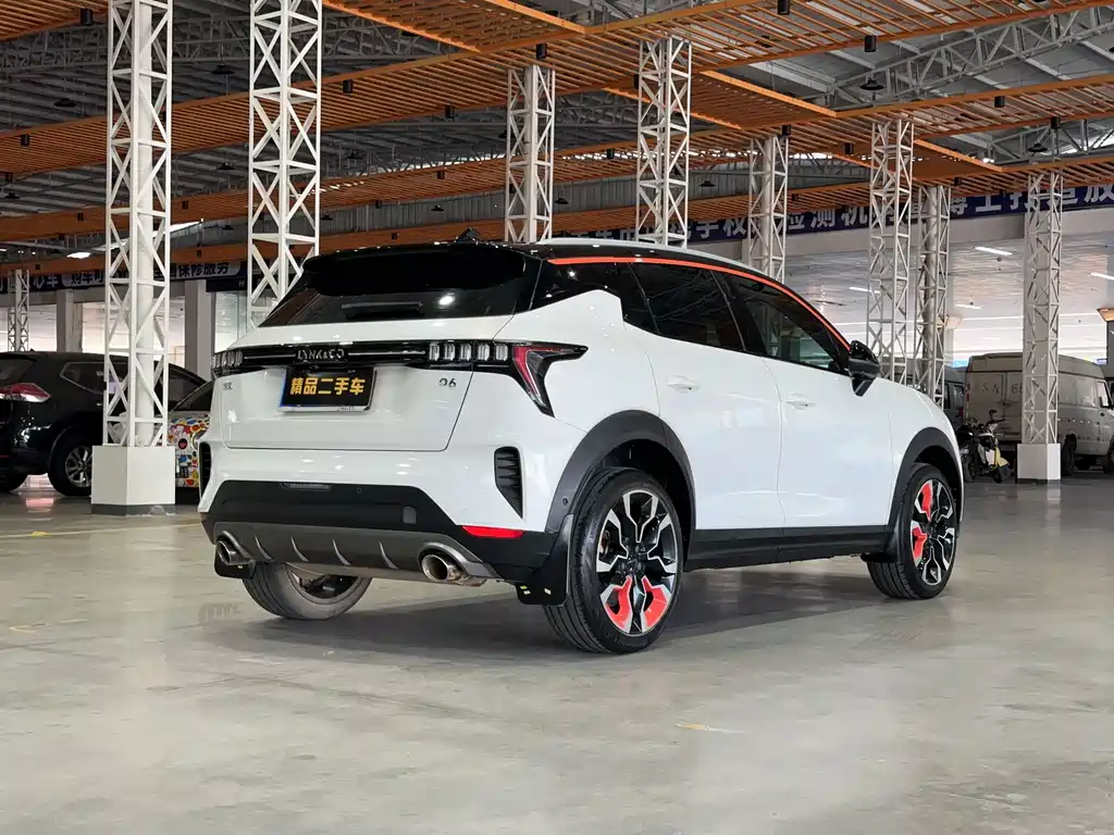 Lynk & Co Lynk & Co 06 2020 1.5T Halo 2021 - thumbnail 3