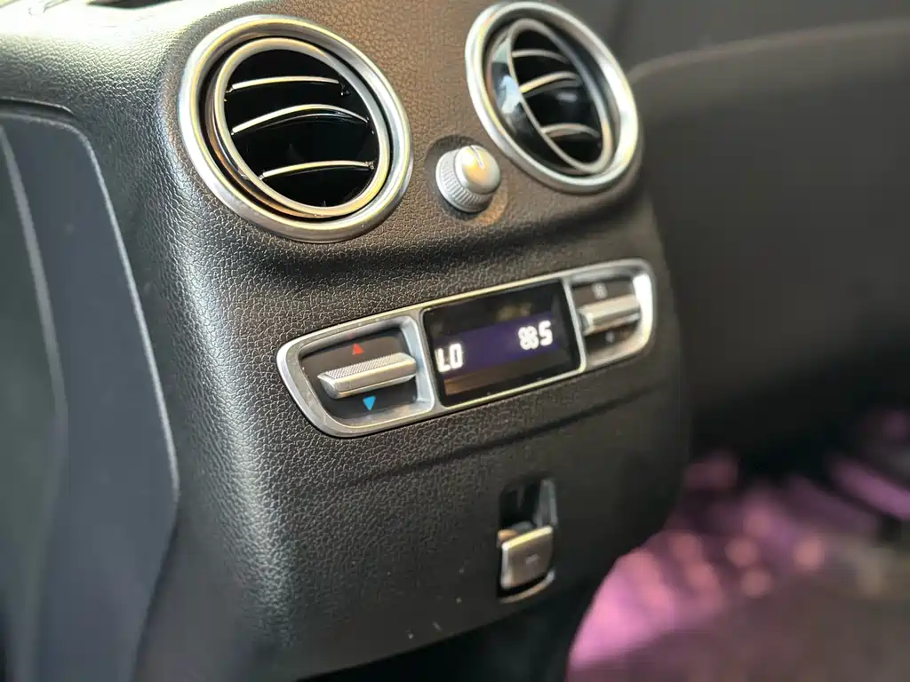 Mercedes-Benz Mercedes-Benz GLC 2021 GLC 300 L 4MATIC Dynamic Model 2021 - thumbnail 19