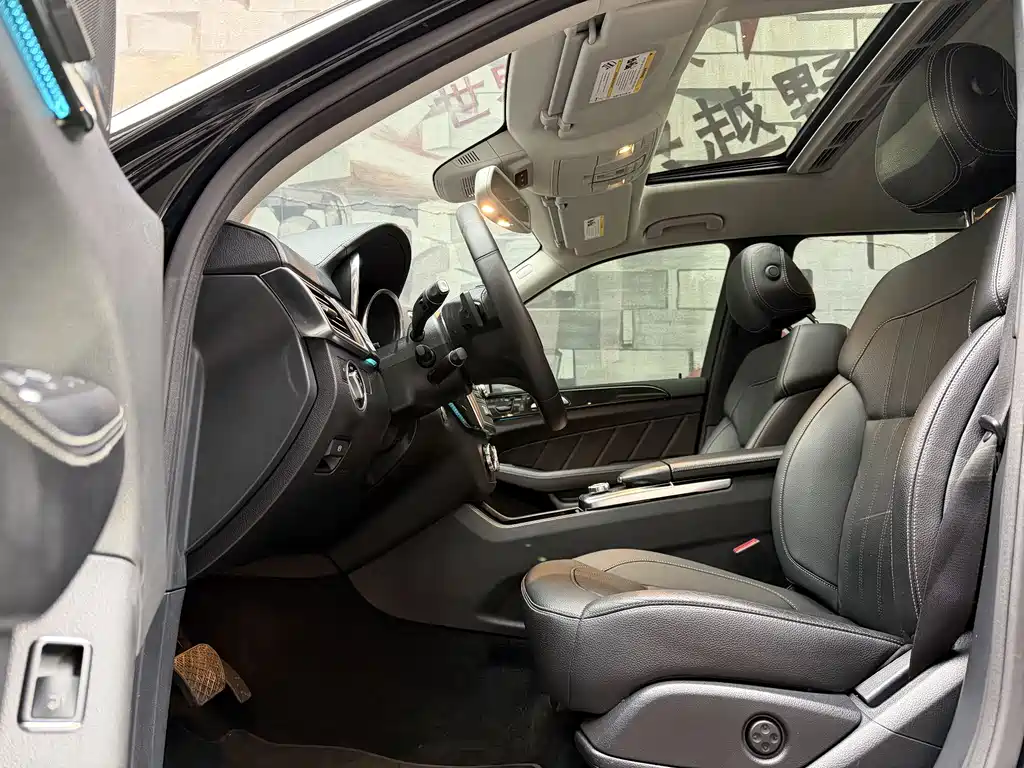 Mercedes-Benz Mercedes-Benz GL-Class 2015 GL 400 4MATIC Luxury Edition 2015 - thumbnail 4
