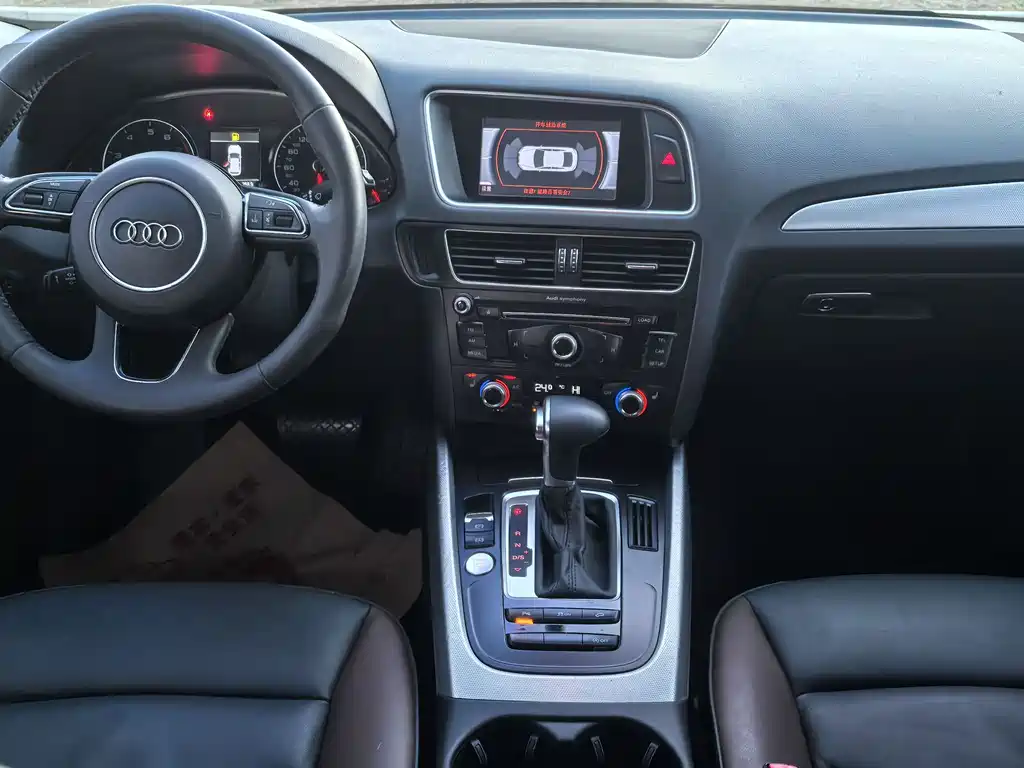 Audi Audi Q5 2018 Heritage Edition 40 TFSI Technology Model 2018 - thumbnail 10