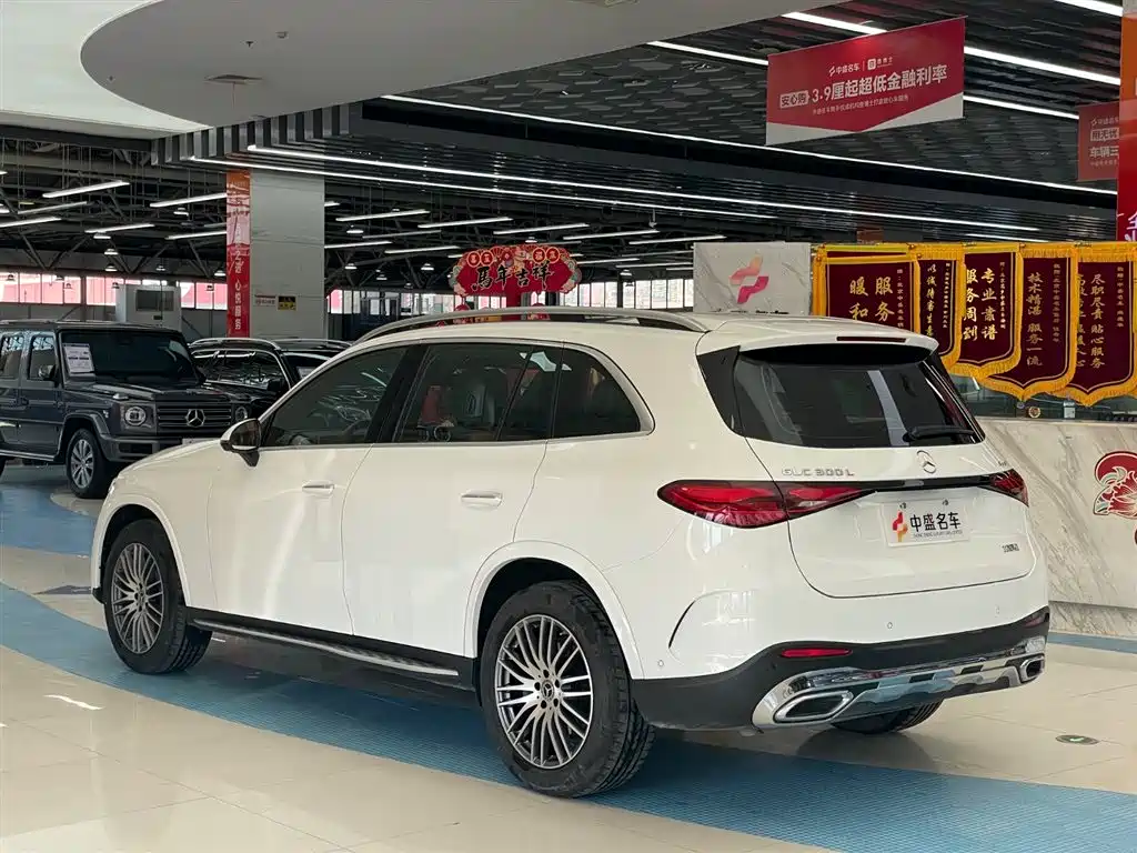 Mercedes-Benz Mercedes-Benz GLC 2023 Facelift GLC 300 L 4MATIC Dynamic Model 5-Seat 2024 - thumbnail 5