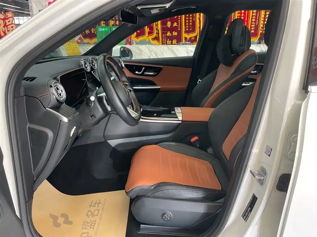 Mercedes-Benz Mercedes-Benz GLC 2023 Facelift GLC 300 L 4MATIC Dynamic Model 5-Seat 2024 - thumbnail 11