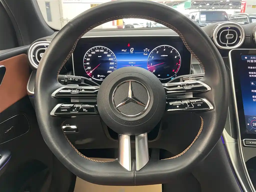 Mercedes-Benz Mercedes-Benz GLC 2023 Facelift GLC 300 L 4MATIC Dynamic Model 5-Seat 2024 - thumbnail 15