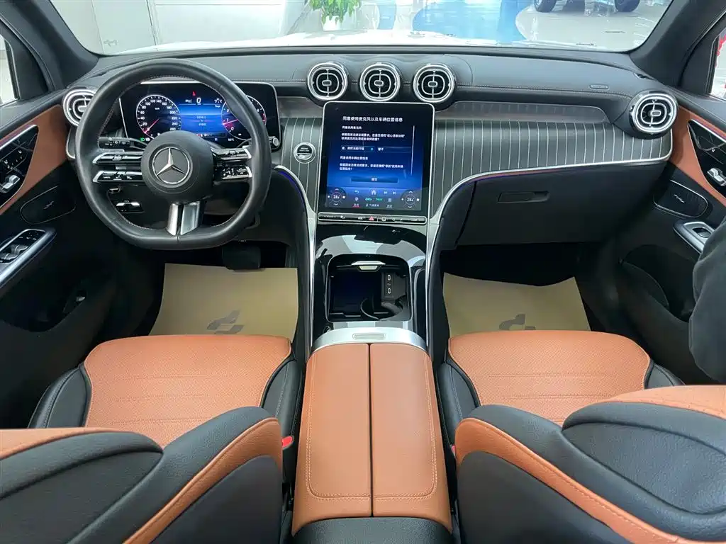 Mercedes-Benz Mercedes-Benz GLC 2023 Facelift GLC 300 L 4MATIC Dynamic Model 5-Seat 2024 - thumbnail 16